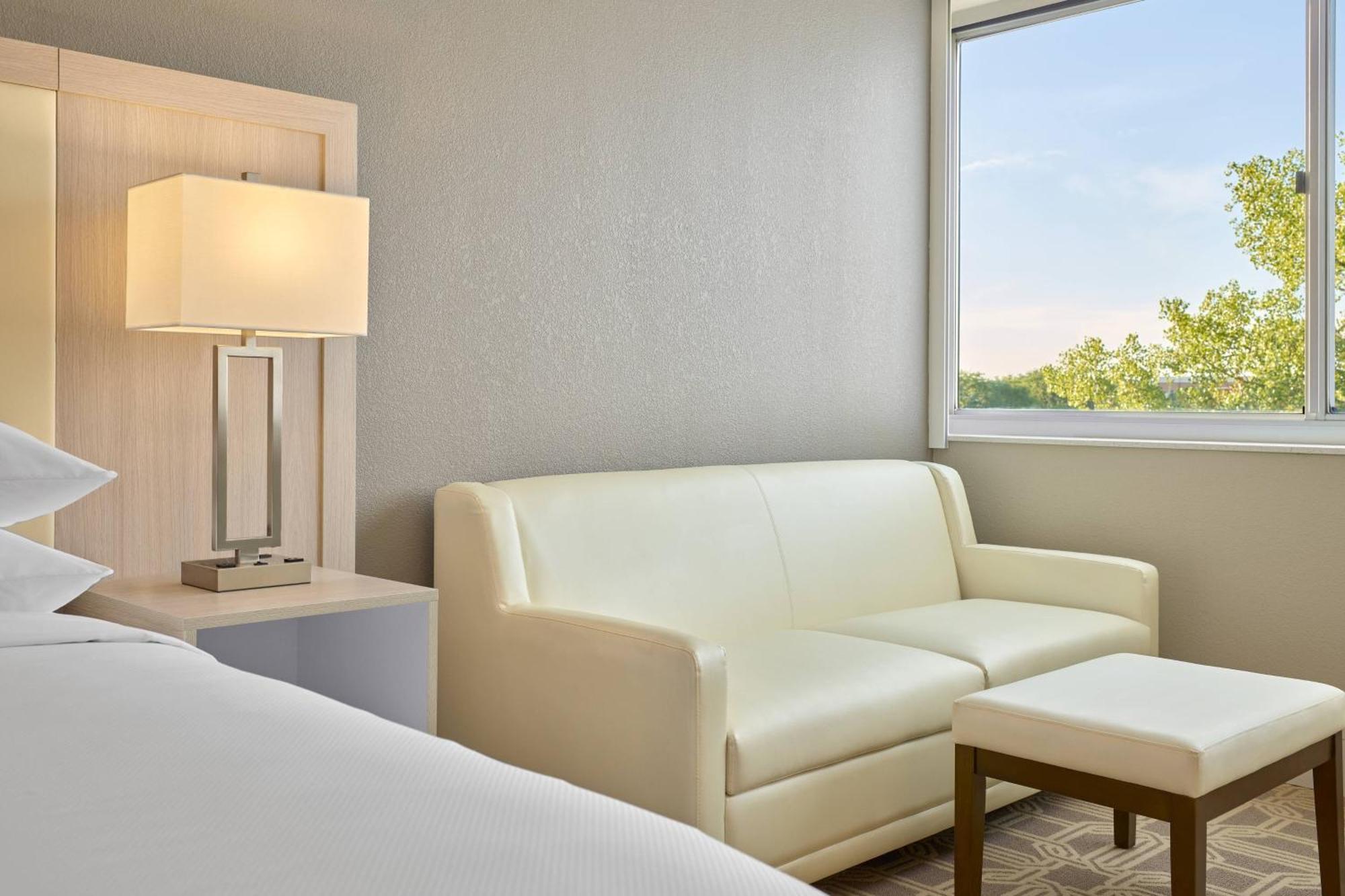 Delta Hotels By Marriott Chicago Willowbrook Εξωτερικό φωτογραφία