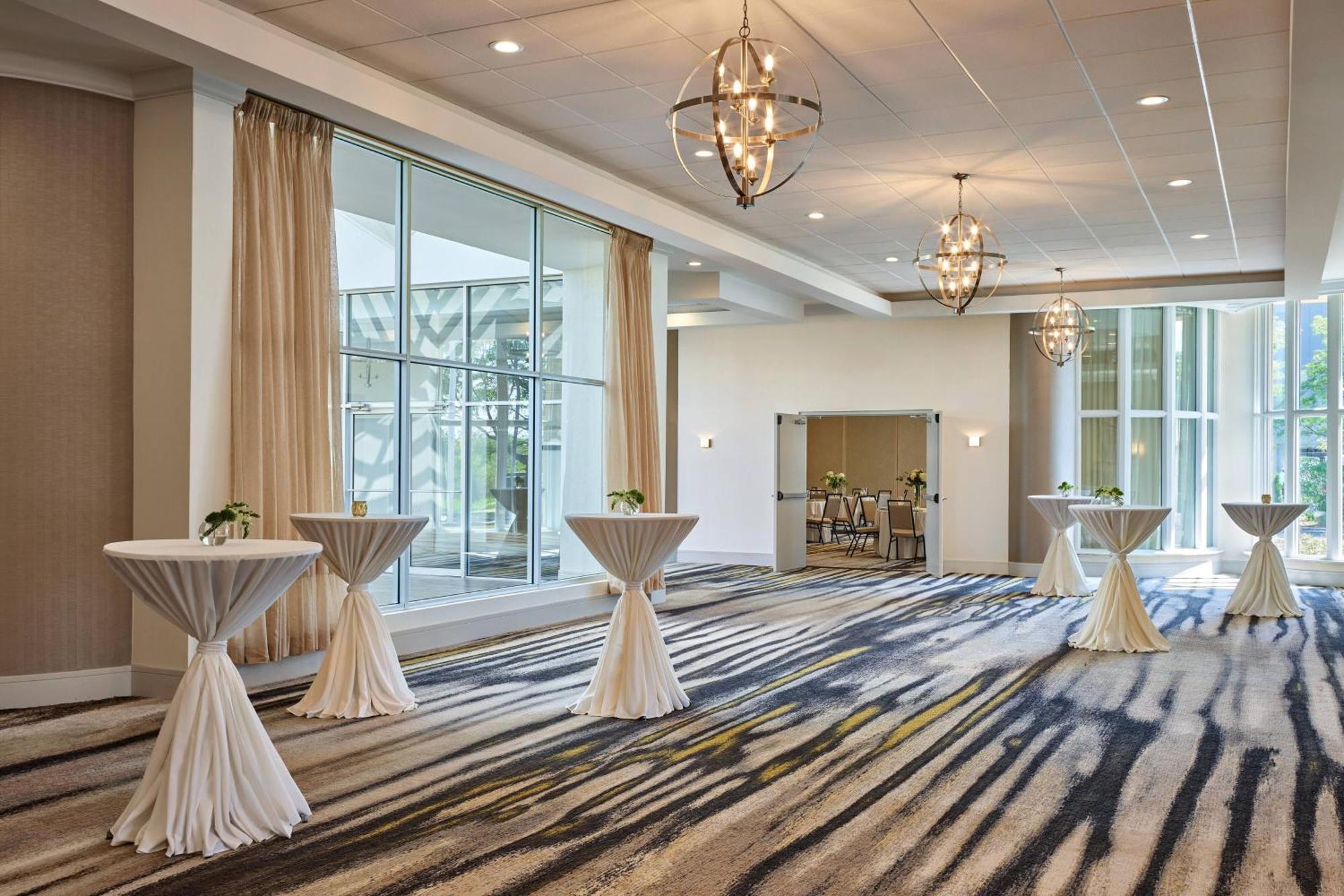 Delta Hotels By Marriott Chicago Willowbrook Εξωτερικό φωτογραφία