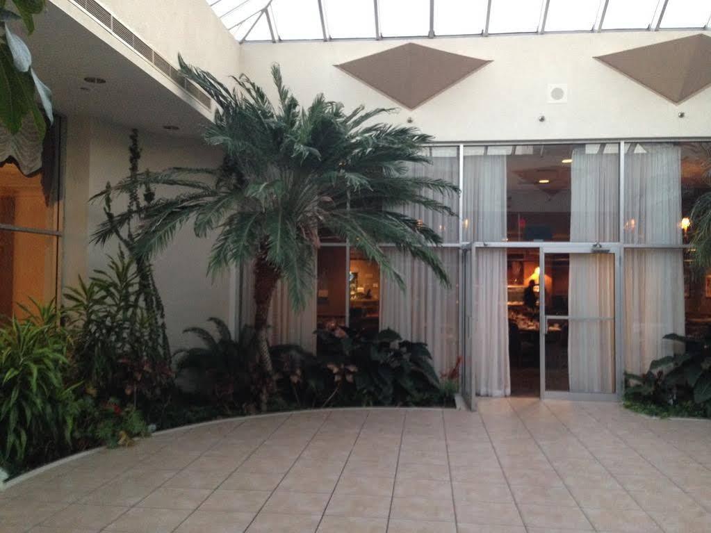 Delta Hotels By Marriott Chicago Willowbrook Εξωτερικό φωτογραφία